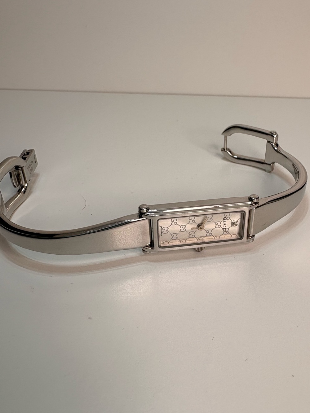 Vintage Gucci 1500L Silver Bangle Watch GG Monogram Dial Swiss Made
